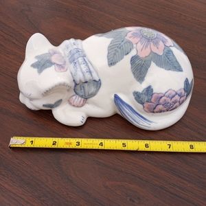 PORCELAIN CHINA SLEEPING CAT